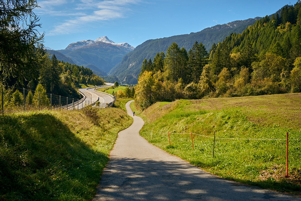 Auf dem Veloweg von Zillis nach Andeer Auf dem Veloweg von Zillis nach Andeer