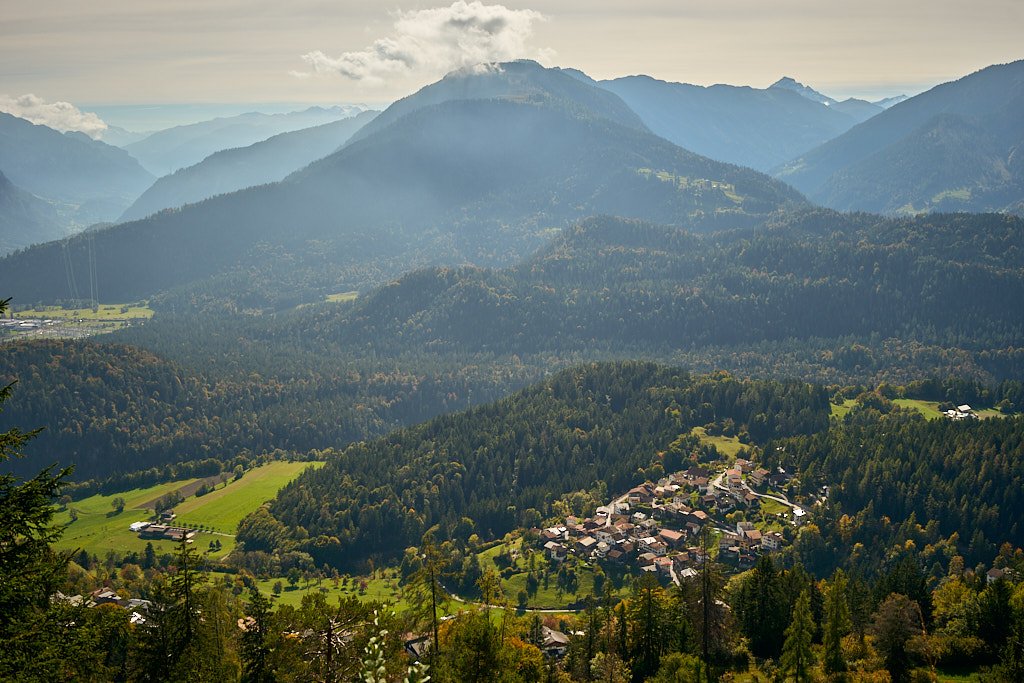 Tiefblick auf das Dorf Trin