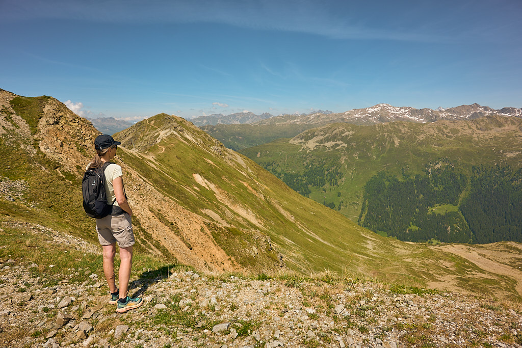 Blick über die Teufi-Abfahrt ins Dischmatal Blick über die Teufi-Abfahrt ins Dischmatal