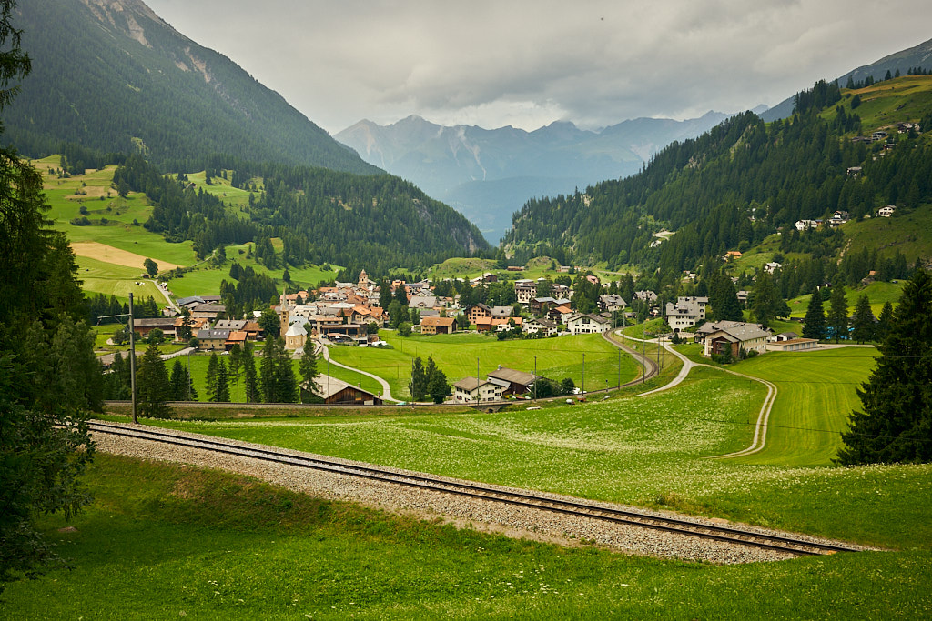 Blick auf das Dorf Bergün im Aufstieg Richtung Piz Darlux Blick auf das Dorf Bergün im Aufstieg Richtung Piz Darlux