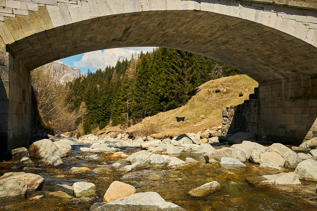 Wasserstopp beim Hüscherabach an der Passstrasse Wasserstopp beim Hüscherabach an der Passstrasse