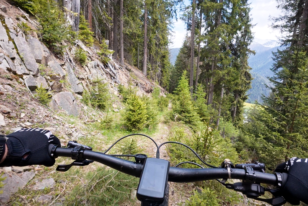 Abfahrt über Ruggmad nach Wiesen Abfahrt über Ruggmad nach Wiesen