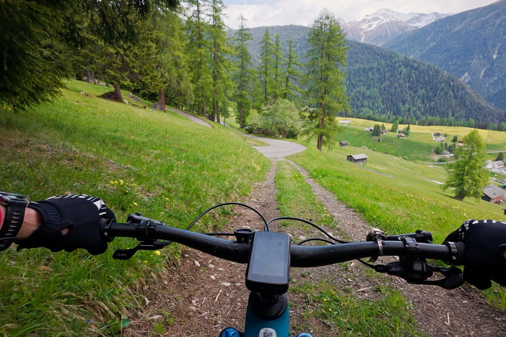 Abfahrt über Ruggmad nach Wiesen Abfahrt über Ruggmad nach Wiesen