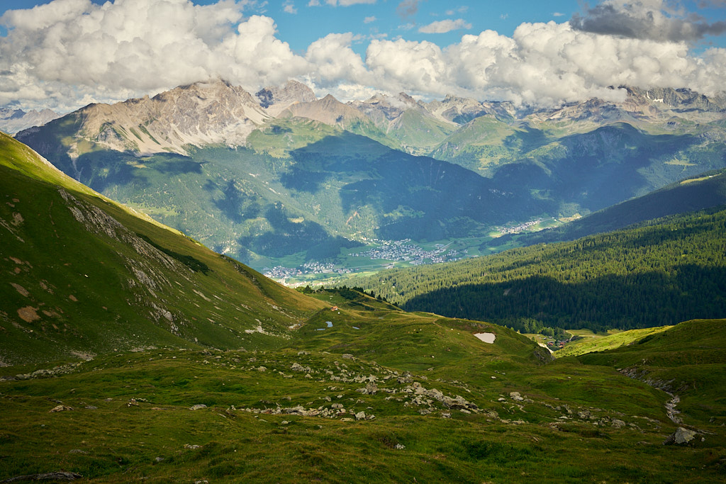 Blick über den oberen Abfahrtsteil nach Savognin Blick über den oberen Abfahrtsteil nach Savognin