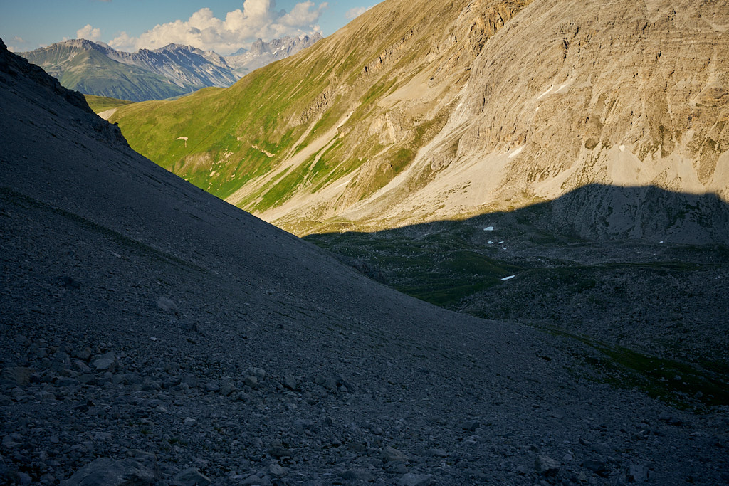 Abstieg durch das steile Geröll zurück zum Wanderweg