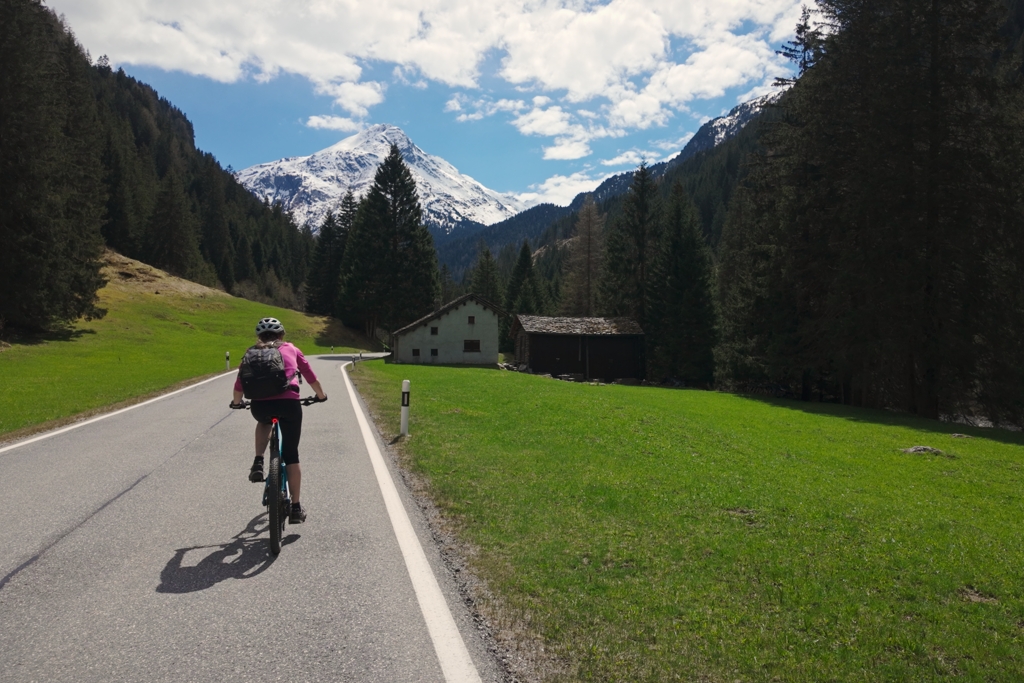 Unterwegs nach Innerferrera Unterwegs nach Innerferrera