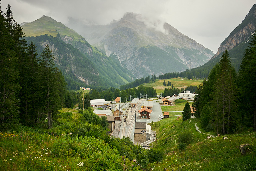 Der Bahnhof Preda und der Piz Ela Der Bahnhof Preda und der Piz Ela