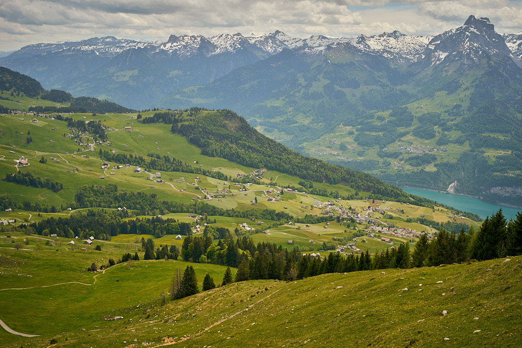 Aussicht auf Amden und unzählige verstreute Höfe Aussicht auf Amden und unzählige verstreute Höfe