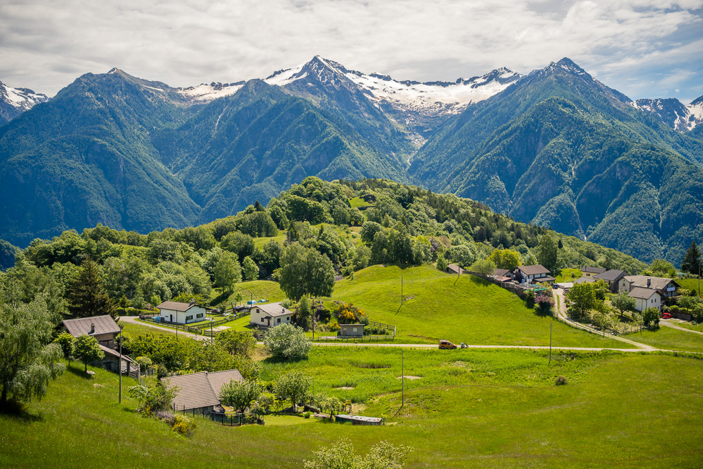 Bei den Hütten von Giova