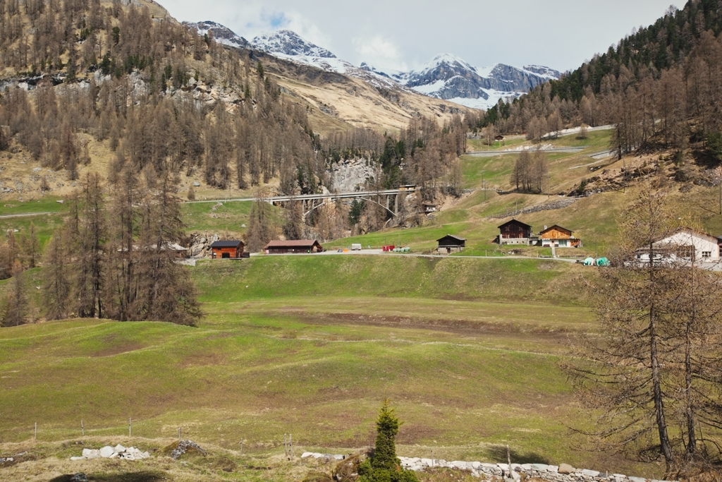 Blick auf Cröt und den Aufstieg nach Avers/Juf Blick auf Cröt und den Aufstieg nach Avers/Juf