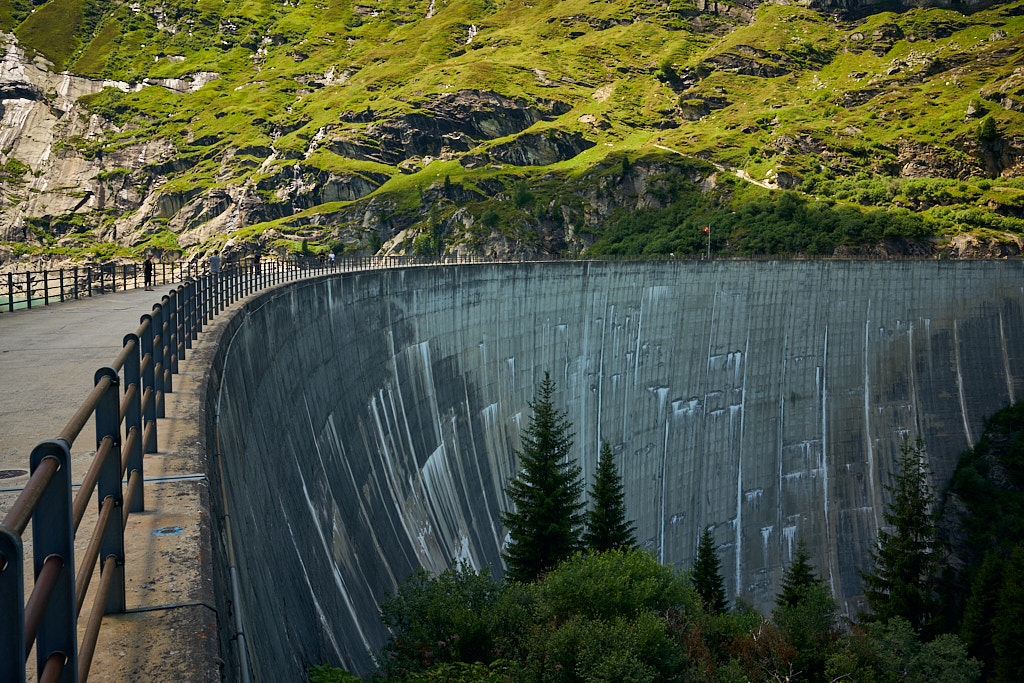Auf der Staumauer des Zervreilasees