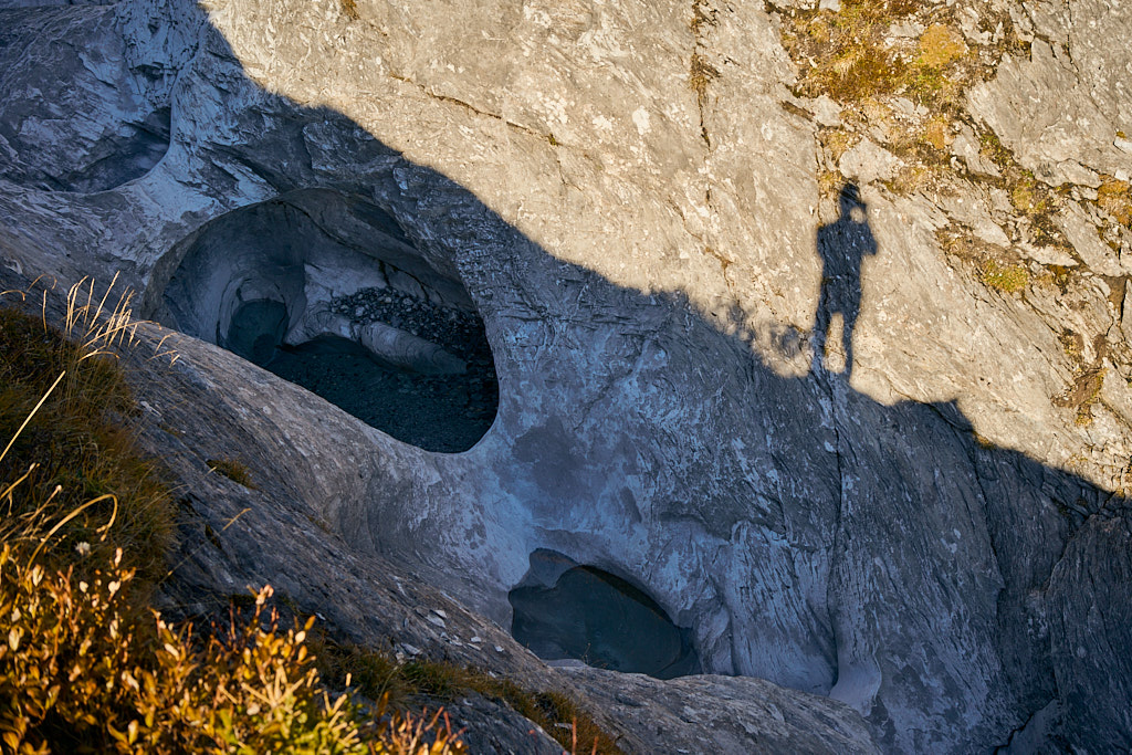 Blick auf die Gletschermühlen im Val Maliens