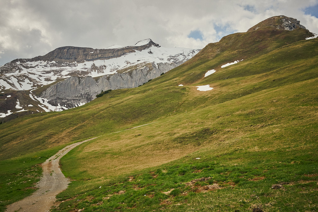 Letzter Aufschwung zur Hütte mit Felsberger Calanda Letzter Aufschwung zur Hütte mit Felsberger Calanda