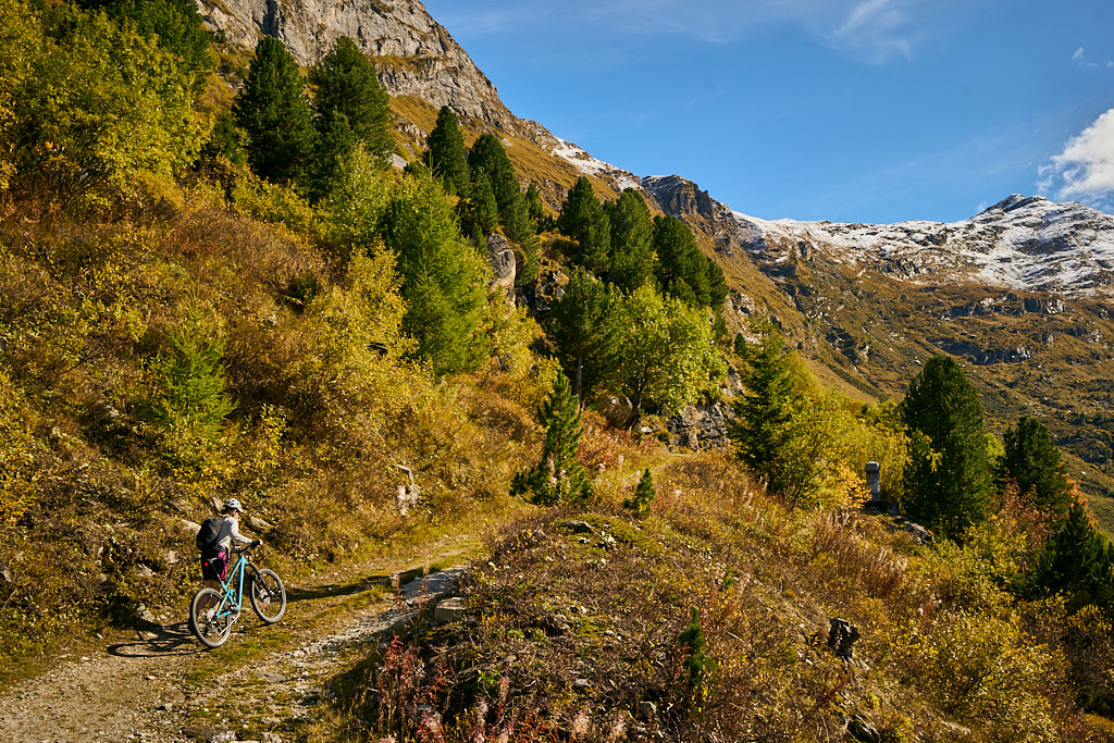 Im Aufstieg auf dem Saumweg zum Pass Im Aufstieg auf dem Saumweg zum Pass