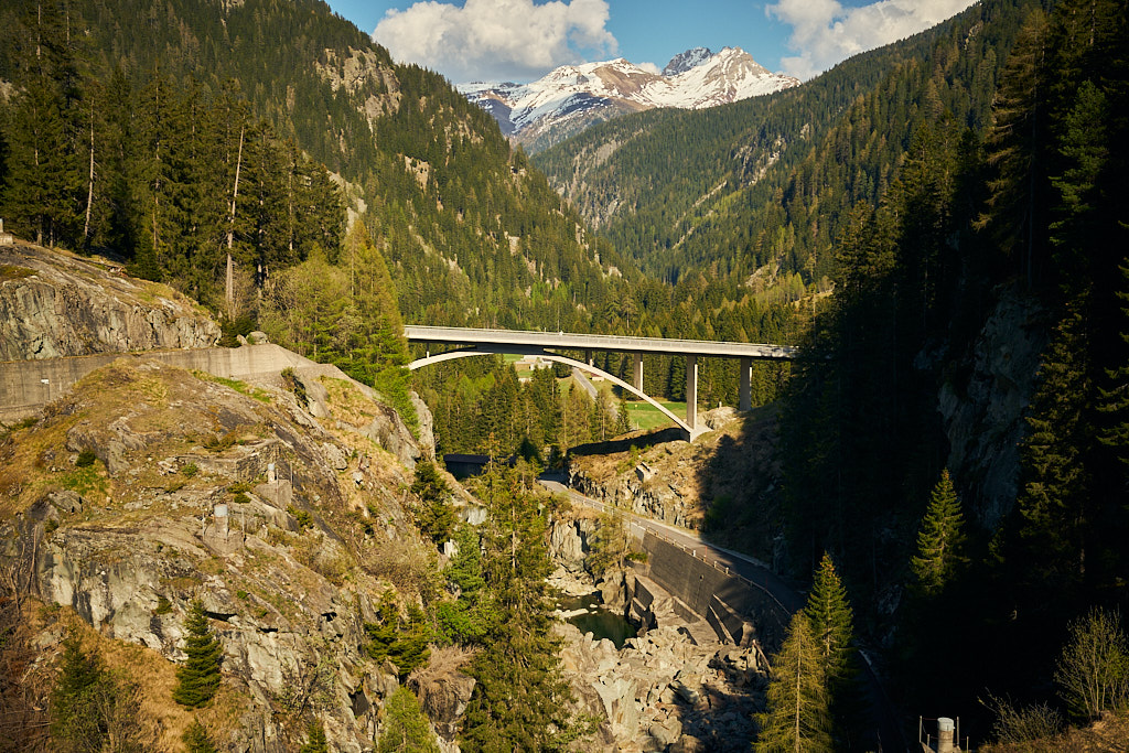 Autobahnbrücke in der Rolfaschlucht Autobahnbrücke in der Rolfaschlucht