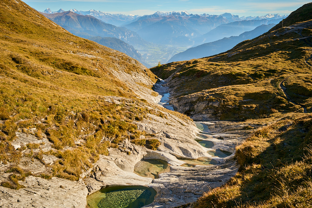 Gletschermühlen und Domleschg im Hintergrund
