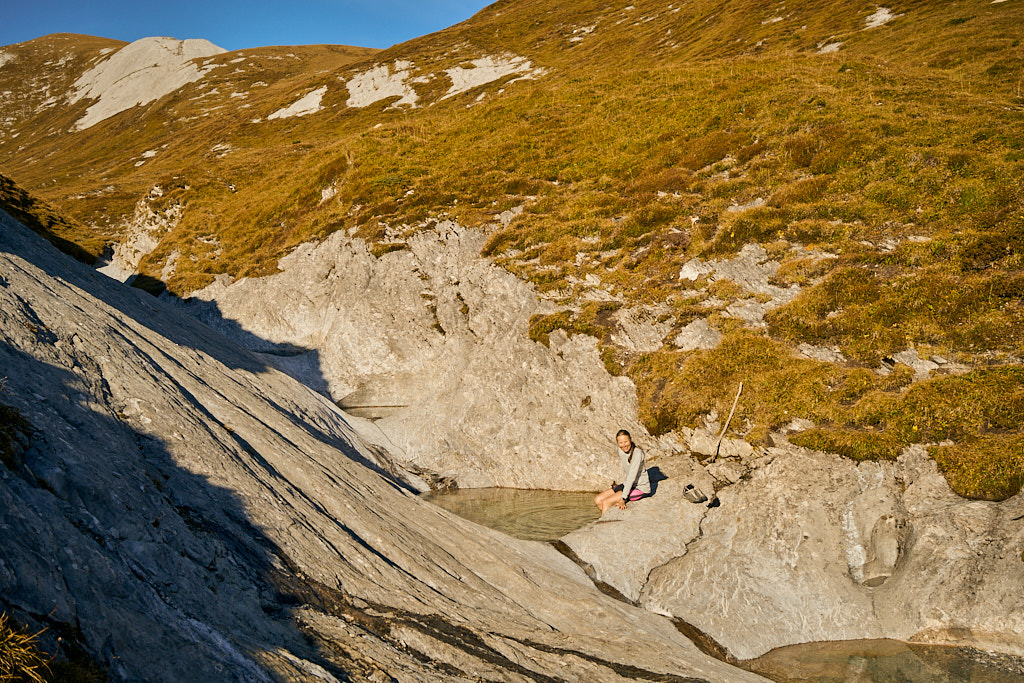 Fussbad im eiskalten Wasser