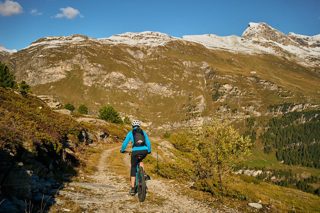 Rückfahrt vom Pass zur Strasse und ins Val Ferrera Rückfahrt vom Pass zur Strasse und ins Val Ferrera