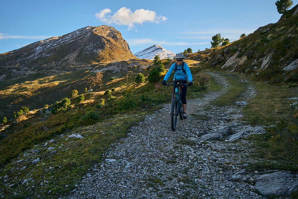 Rückfahrt vom Pass zur Strasse und ins Val Ferrera Rückfahrt vom Pass zur Strasse und ins Val Ferrera