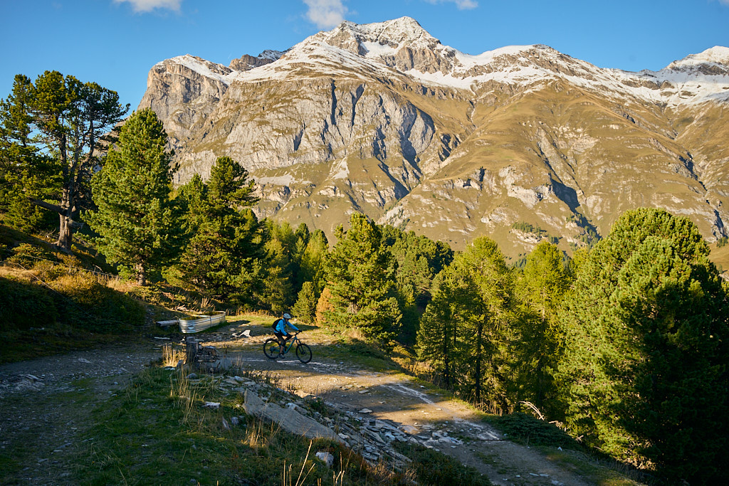 Rückfahrt vom Pass zur Strasse und ins Val Ferrera Rückfahrt vom Pass zur Strasse und ins Val Ferrera