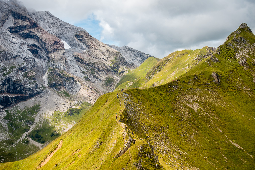 Blick zurück auf Westgrat und Kreuzspitze